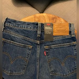 NWT Levi’s Premium wedgie straight woman’s jeans size 24x26